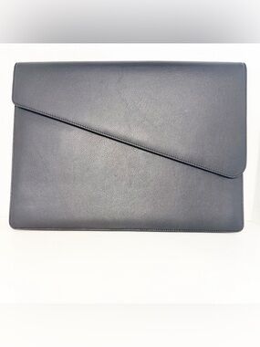 Pristine Levenger Black Pebbled Leather Folio with Magnetic Closure